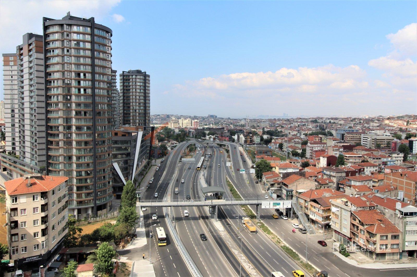 Charming Apartment with Stunning Sea View in Kadikoy